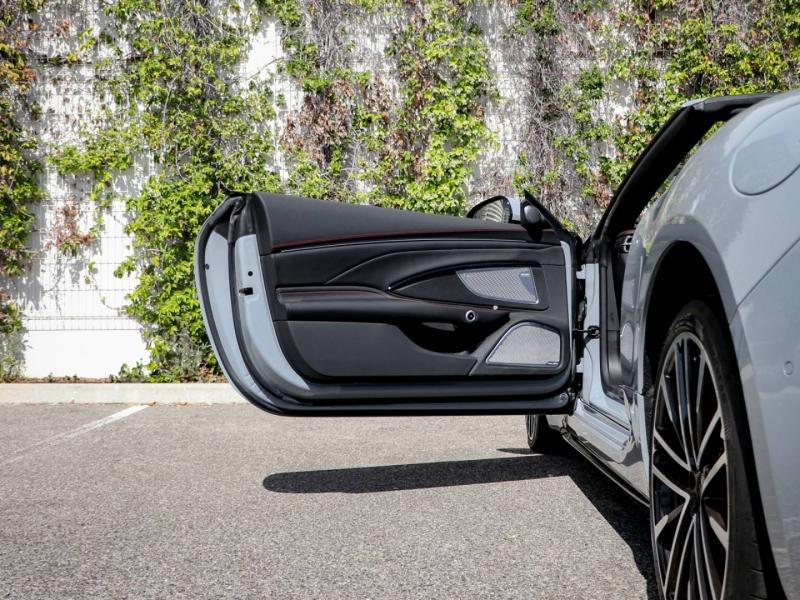 Image MASERATI GranCabrio 3.0 V6 550ch Trofeo