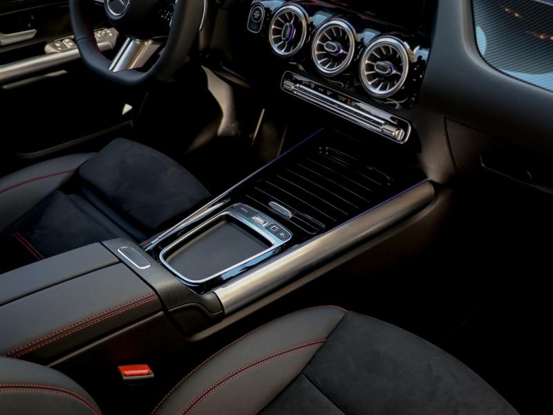 Image MERCEDES-BENZ Classe B 250 e Hybrid EQ 163+109ch AMG Line 8G-DCT