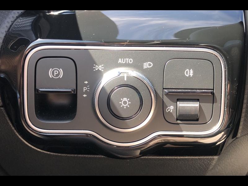 Image MERCEDES-BENZ Classe A 180 d 116ch Progressive Line 8G-DCT