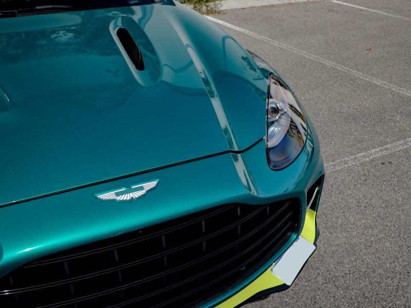 Image ASTON MARTIN DBX 4.0 V8 biturbo 707ch BVA9