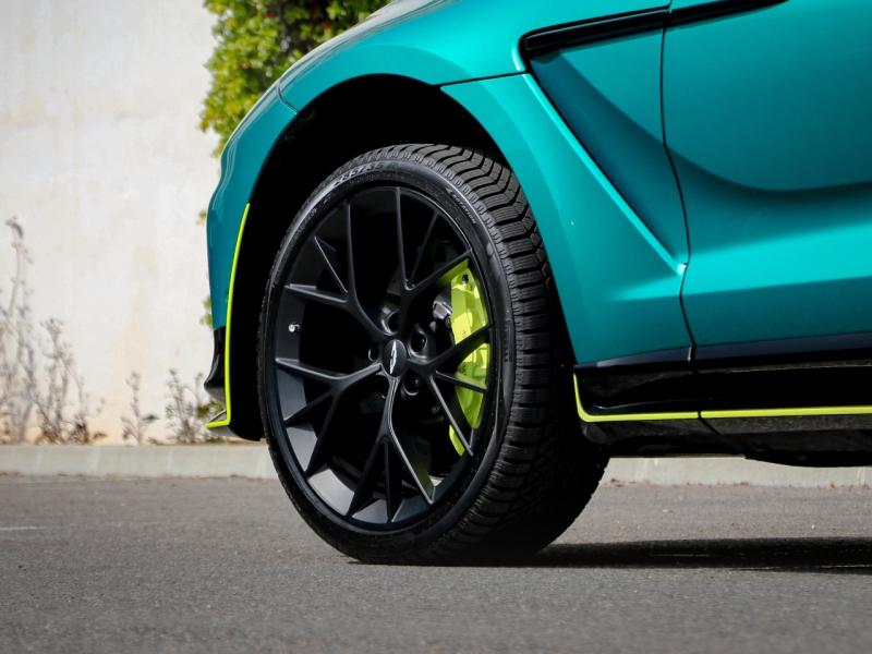 Image ASTON MARTIN DBX 4.0 V8 biturbo 707ch BVA9