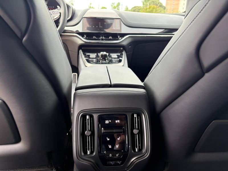 Image ASTON MARTIN DBX S 4.0 V8 biturbo 727ch BVA9