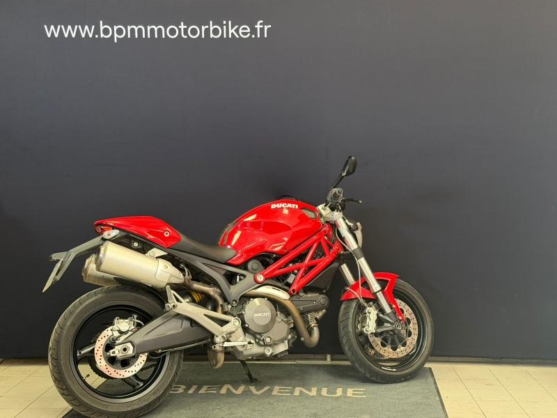 Image DUCATI Monster Monster 696 +