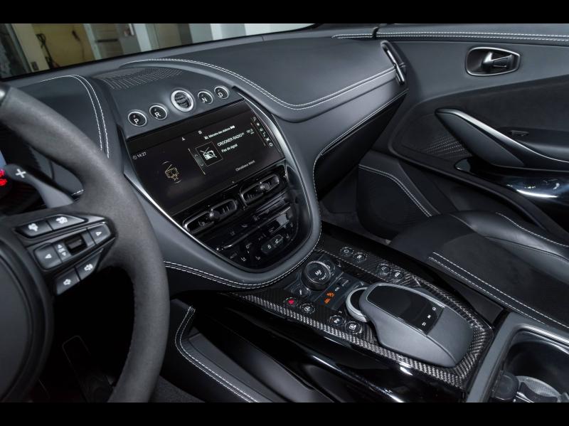 Image ASTON MARTIN DBX 4.0 V8 biturbo 707ch BVA9