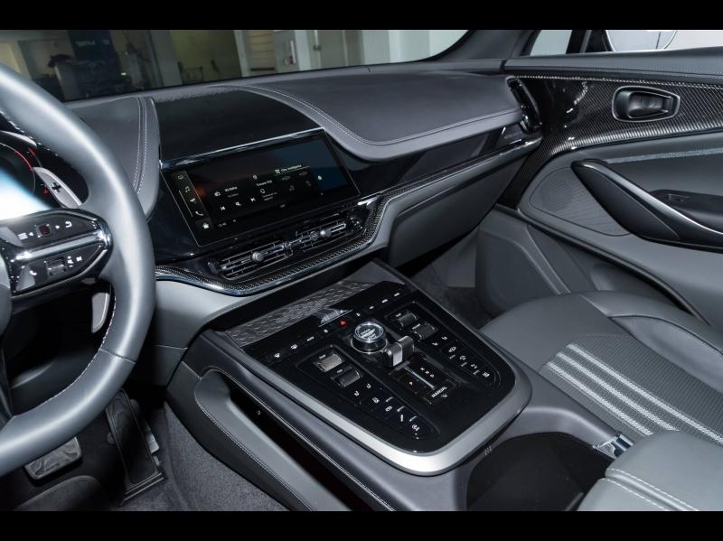 Image ASTON MARTIN DBX 4.0 V8 biturbo 707ch BVA9