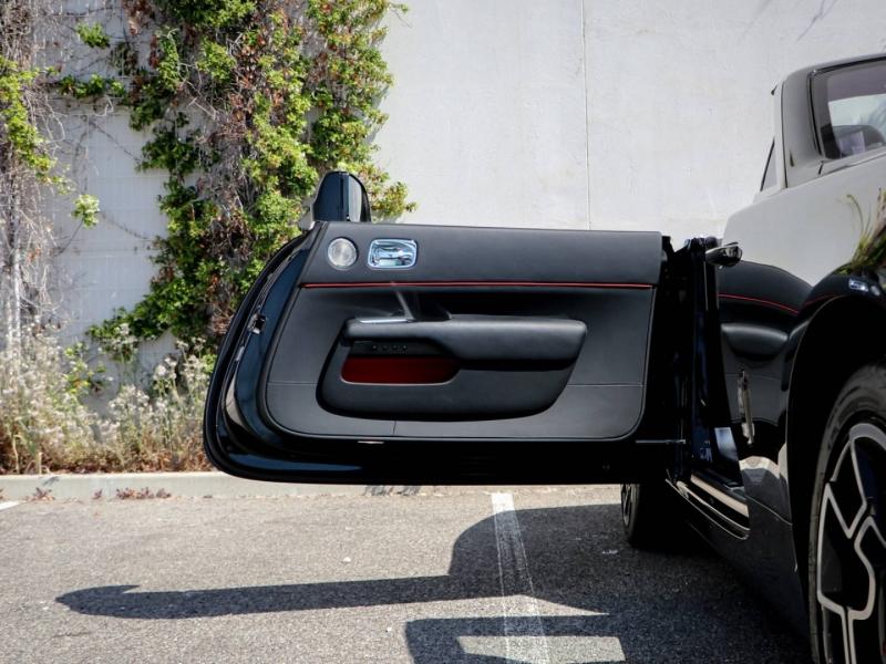 Image ROLLS-ROYCE Dawn V12 6.6 601ch Black Badge