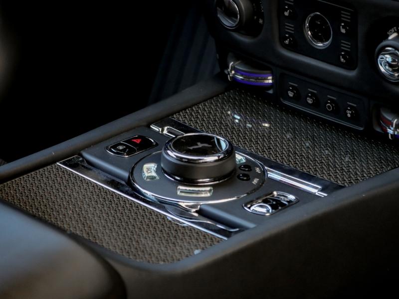 Image ROLLS-ROYCE Dawn V12 6.6 601ch Black Badge