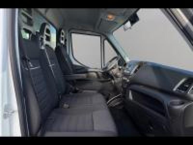 Image IVECO Daily CCb 35-160H / 3.0 160CH / CAISSE & HAYON / 35C16 / 2024 /