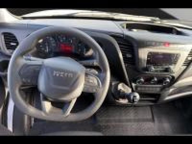 Image IVECO Daily CCb 35-160H / 3.0 160CH / CAISSE & HAYON / 35C16 / 2024 /