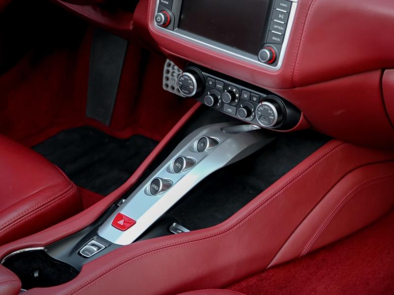 Image FERRARI California V8 3.9 T 560ch