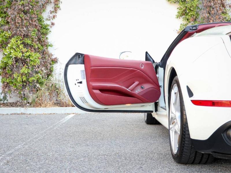 Image FERRARI California V8 3.9 T 560ch