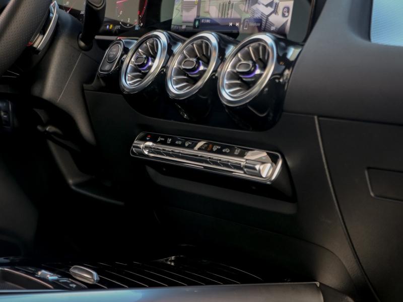 Image MERCEDES-BENZ GLA 200 d 150ch AMG Line 8G-DCT