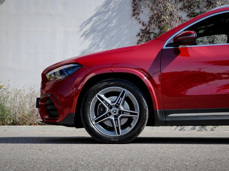Image MERCEDES-BENZ GLA 200 d 150ch AMG Line 8G-DCT