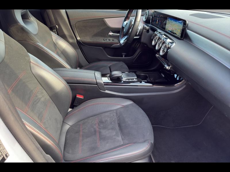 Image MERCEDES-BENZ CLA 220 d 190ch AMG Line 8G-DCT