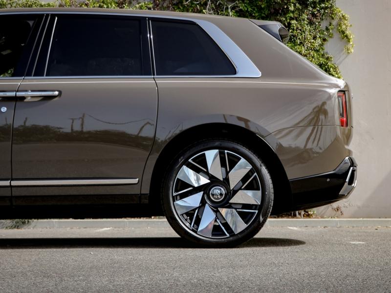 Image ROLLS-ROYCE Cullinan V12 6.75 Bi-Turbo 571ch