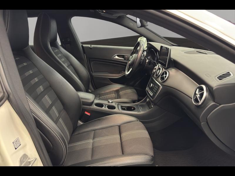 Image MERCEDES-BENZ CLA Shooting Brake 220 d Sensation 7G-DCT
