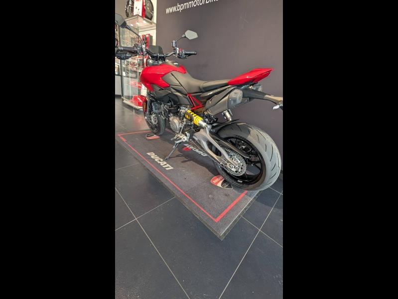 Image DUCATI Hypermotard V2 DUCATI RED 2026 EUR DMH