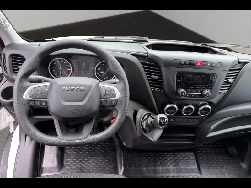 Image IVECO Daily CCb 35-160H / CAISSE & HAYON / 3L 160CH / 35C16 / 2024 /