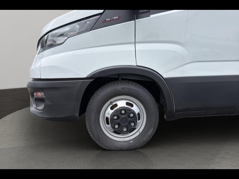 Image IVECO Daily CCb 35-160H / CAISSE & HAYON / 3L 160CH / 35C16 / 2024 /