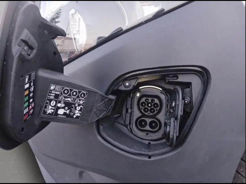 Image MERCEDES-BENZ Vito Fg eVito 112 116ch Long batterie 60 kWh