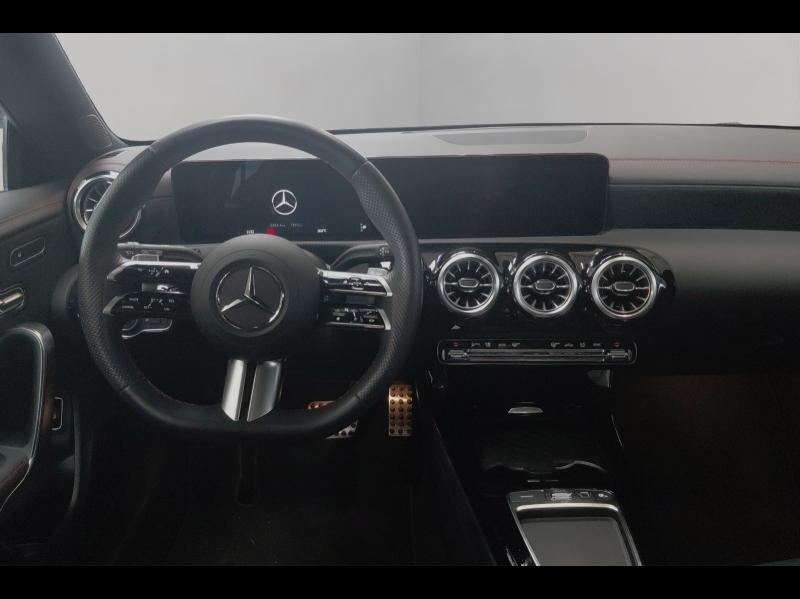Image MERCEDES-BENZ CLA Shooting Brake 200 d 150ch AMG Line 8G-DCT