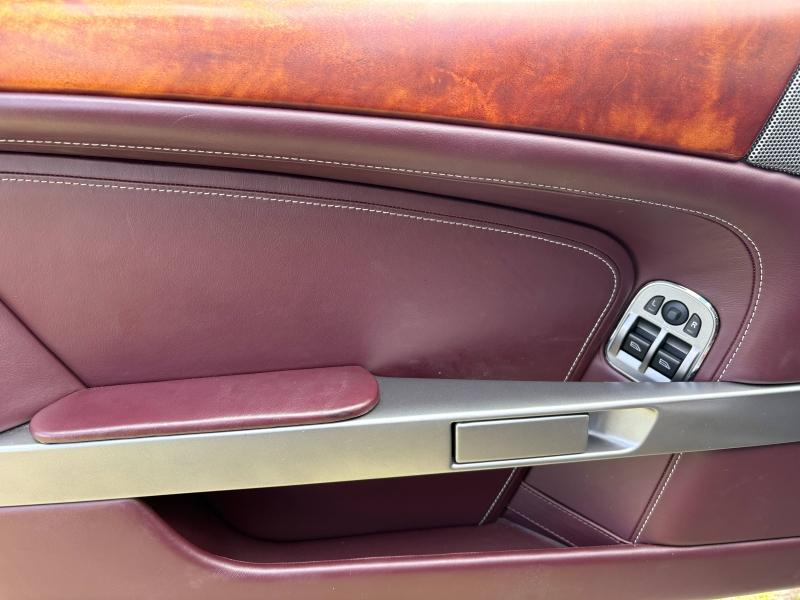 Image ASTON MARTIN DB9 Coupé V12 5.9L 477ch Touchtronic2