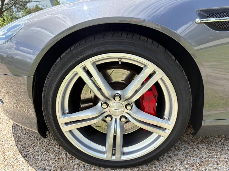 Image ASTON MARTIN DB9 Coupé V12 5.9L 477ch Touchtronic2