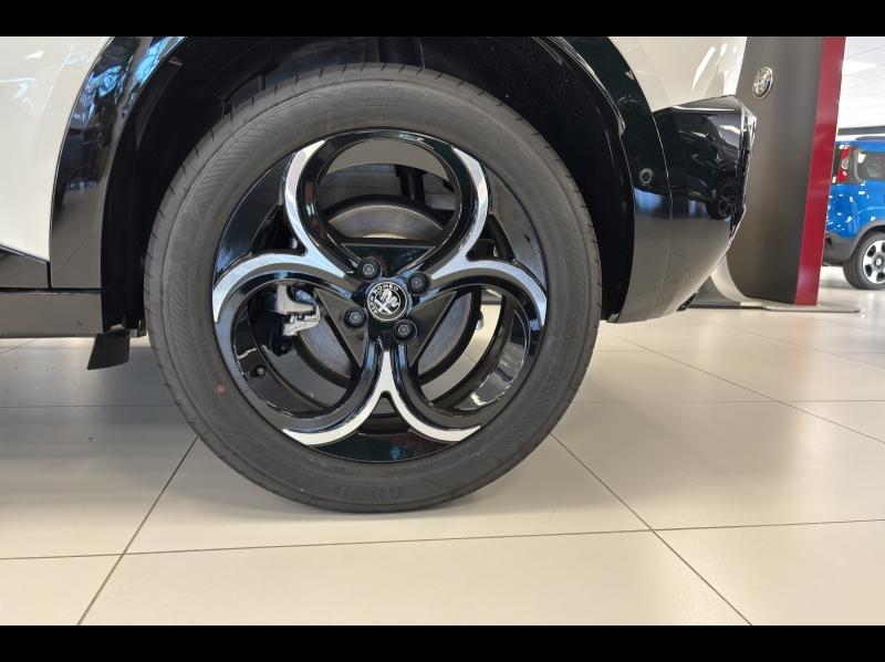 Image ALFA ROMEO Junior 1.2 Ibrida 136ch Premium DCT6 Q4