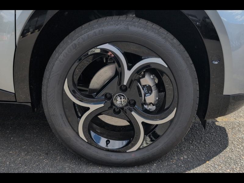 Image ALFA ROMEO Junior 1.2 Ibrida 136ch Premium DCT6 Q4