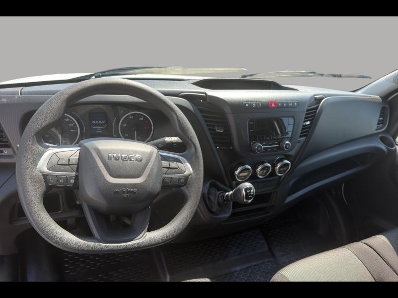Image IVECO Daily 35S Fg 35-140V12 / DAILY / 35S14V12 / 2.3L 140CH / 2023 / L3H2 / 12m3 /FOURGON /