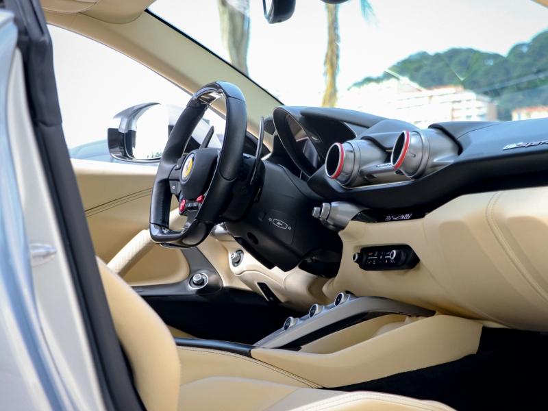 Image FERRARI 812 SUPERFAST V12 Atmosphérique 6.5