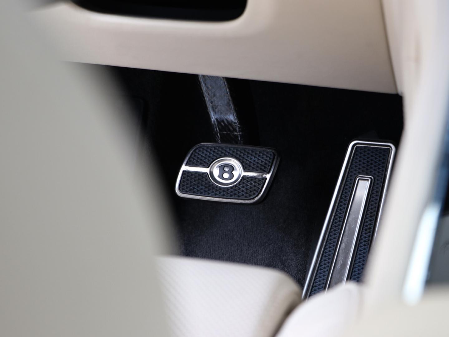 Image BENTLEY Continental GT V8 4.0 550ch