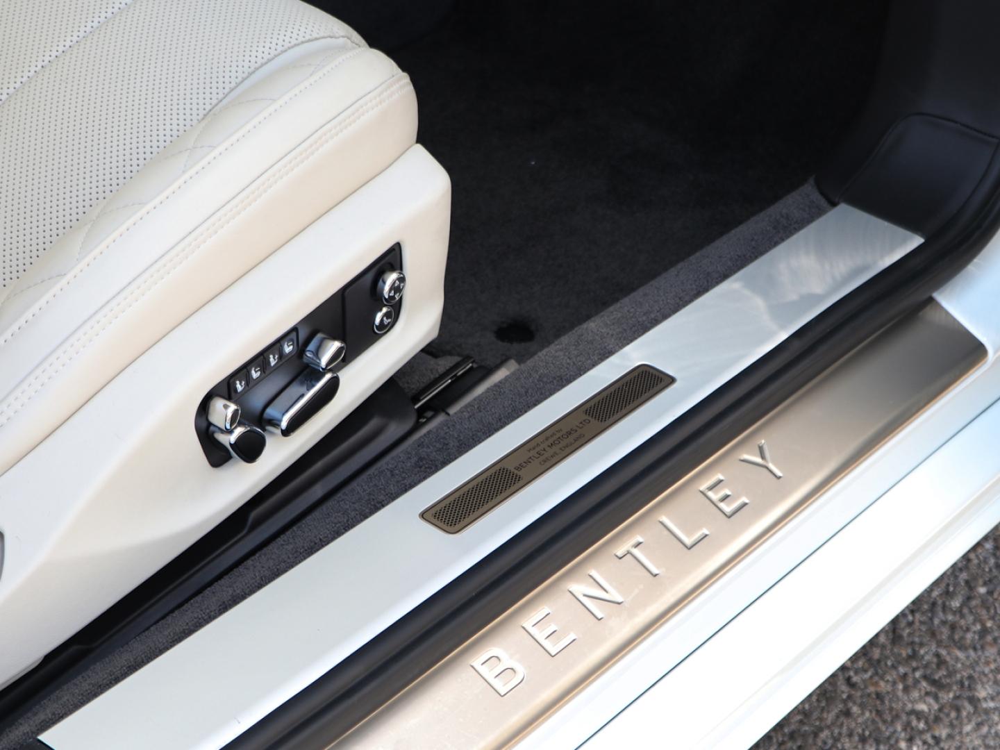 Image BENTLEY Continental GT V8 4.0 550ch