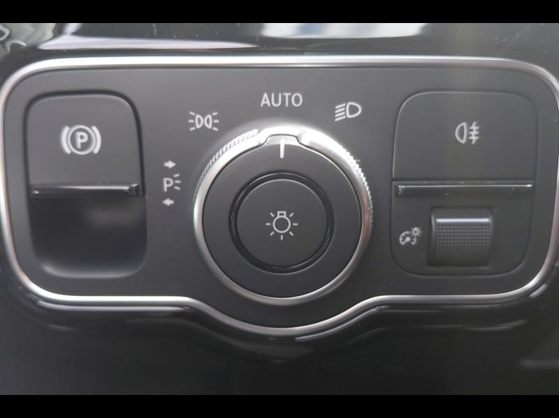 Image MERCEDES-BENZ CLA 200 d 150ch Progressive Line 8G-DCT