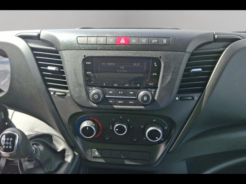 Image IVECO Daily CCb 35C16H empattement 4100 3.0 CAISSE 20M3 HAYON