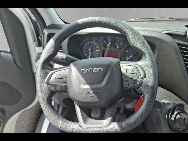 Image IVECO Daily CCb 35C16H empattement 4100 3.0 CAISSE 20M3 HAYON