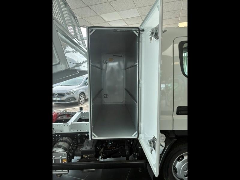 Image FUSO Canter CCb 3C15 Empattement 28