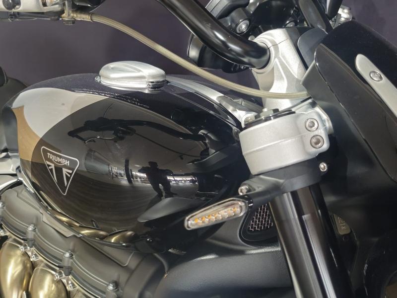 Image TRIUMPH Rocket III 2500 R Chrome Edition