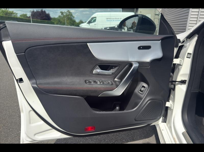 Image MERCEDES-BENZ CLA Shooting Brake 200 d 150ch AMG Line 8G-DCT