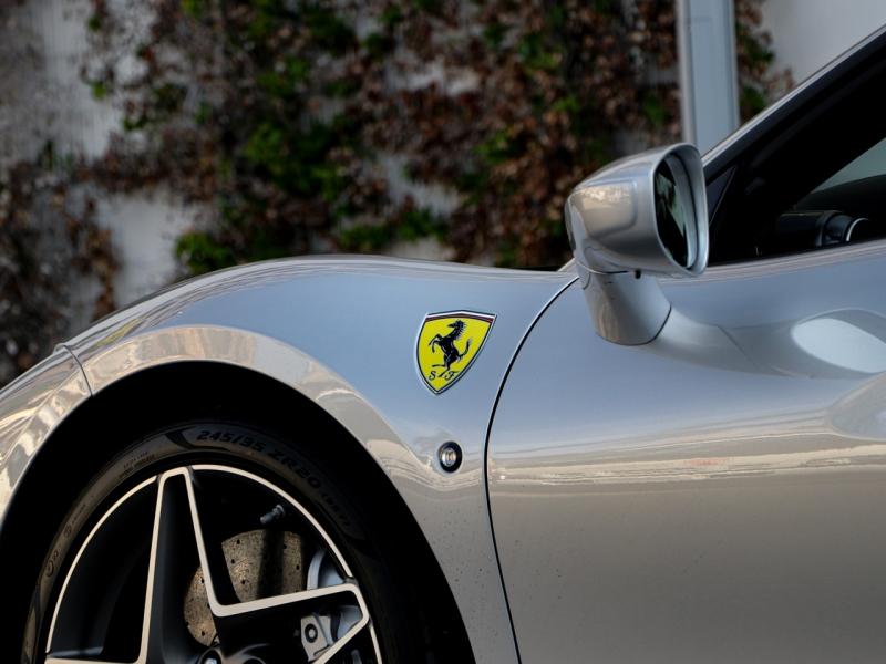 Image FERRARI F8 TRIBUTO V8 Biturbo 3.9