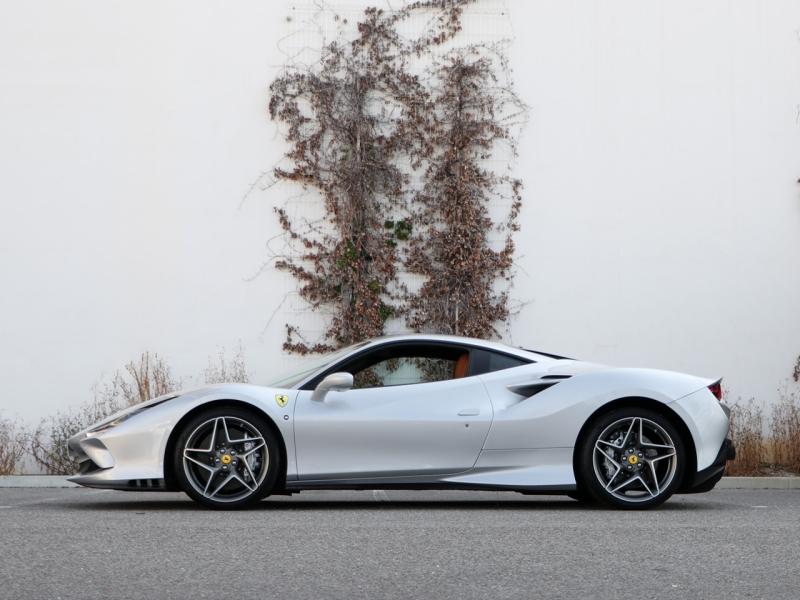 Image FERRARI F8 TRIBUTO V8 Biturbo 3.9