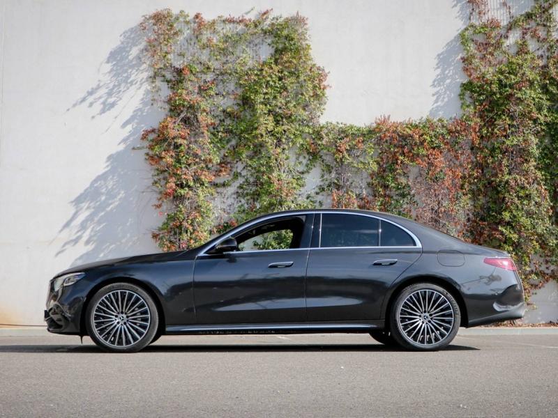 Image MERCEDES-BENZ Classe E 300 e 204+129ch AMG Line 9G-Tronic