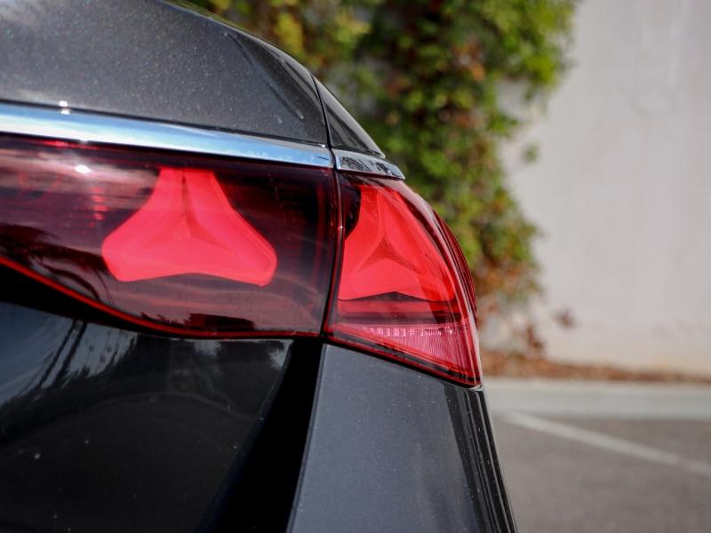 Image MERCEDES-BENZ Classe E 300 e 204+129ch AMG Line 9G-Tronic