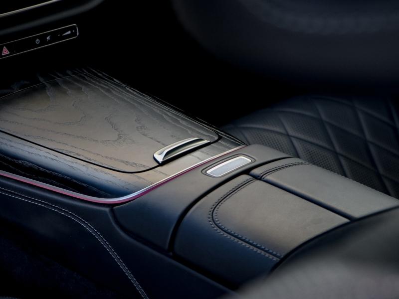 Image MERCEDES-BENZ Classe E 300 e 204+129ch AMG Line 9G-Tronic
