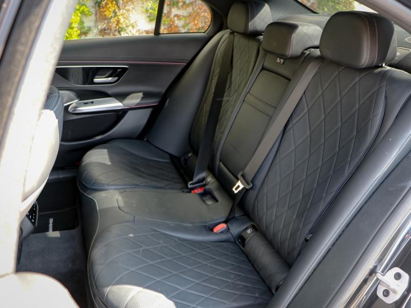 Image MERCEDES-BENZ Classe E 300 e 204+129ch AMG Line 9G-Tronic