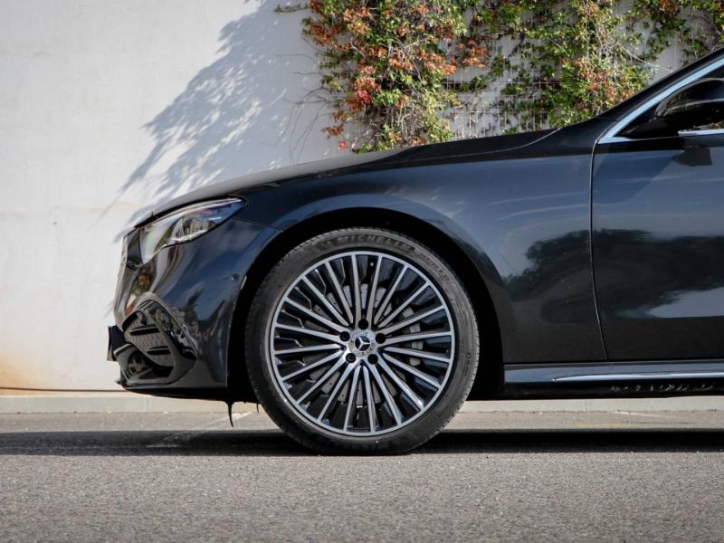 Image MERCEDES-BENZ Classe E 300 e 204+129ch AMG Line 9G-Tronic