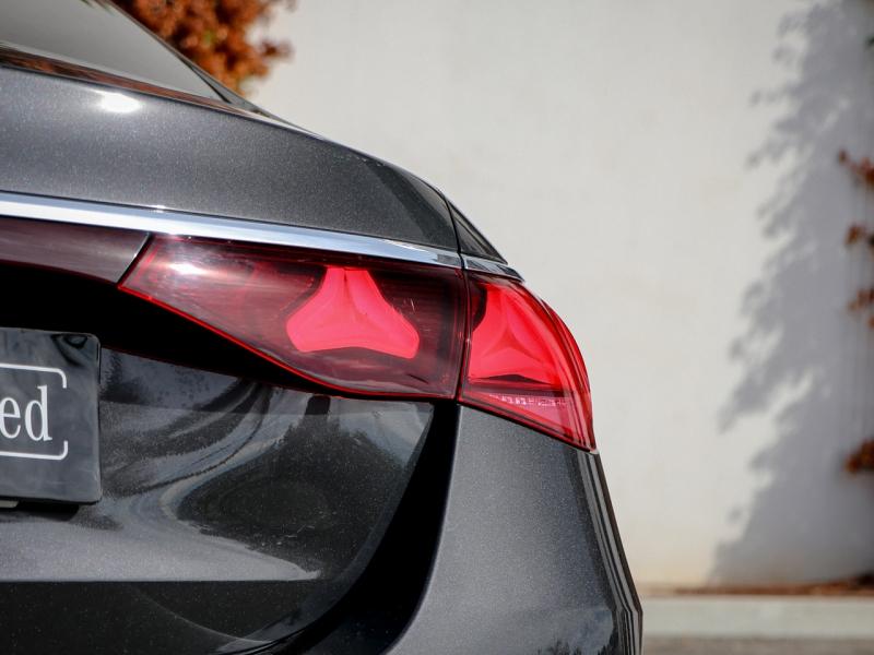 Image MERCEDES-BENZ Classe E 300 e 204+129ch AMG Line 9G-Tronic