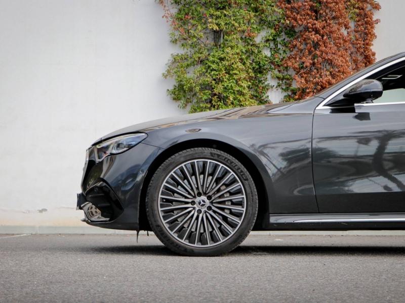 Image MERCEDES-BENZ Classe E 300 e 204+129ch AMG Line 9G-Tronic
