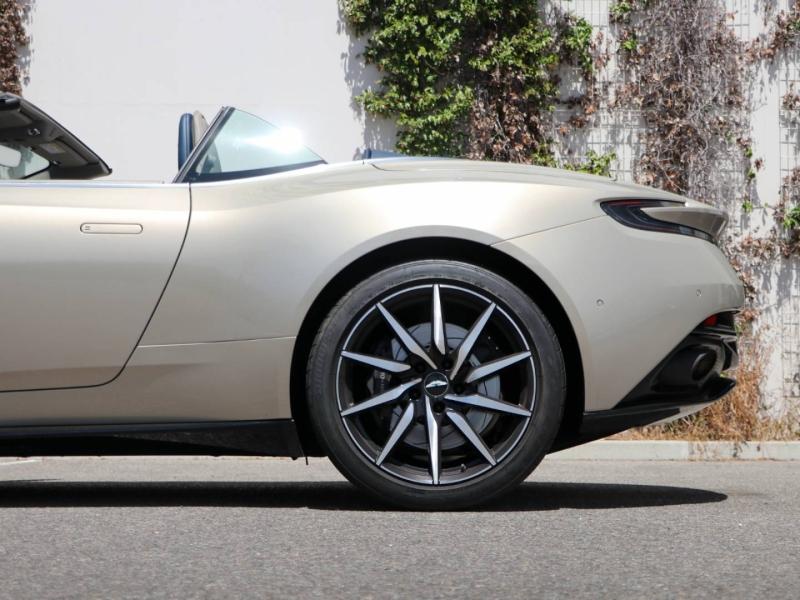 Image ASTON MARTIN DB11 Volante V8 4.0 510ch BVA8