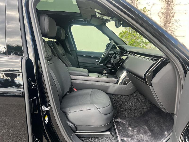 Image LAND-ROVER Range Rover 4.4 P615 615ch SV Black SWB